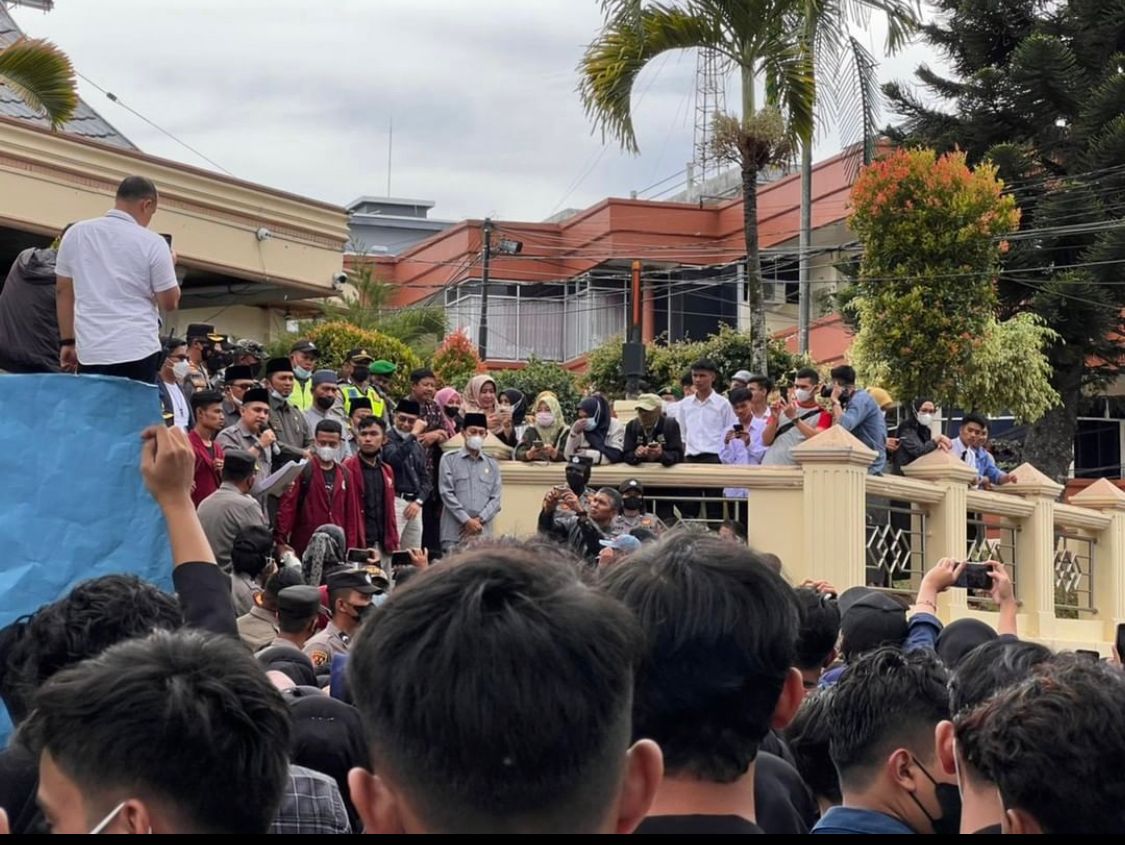 Mahasiswa Bukittinggi Bergerak Tolak Presiden Periode Dan Penundaan