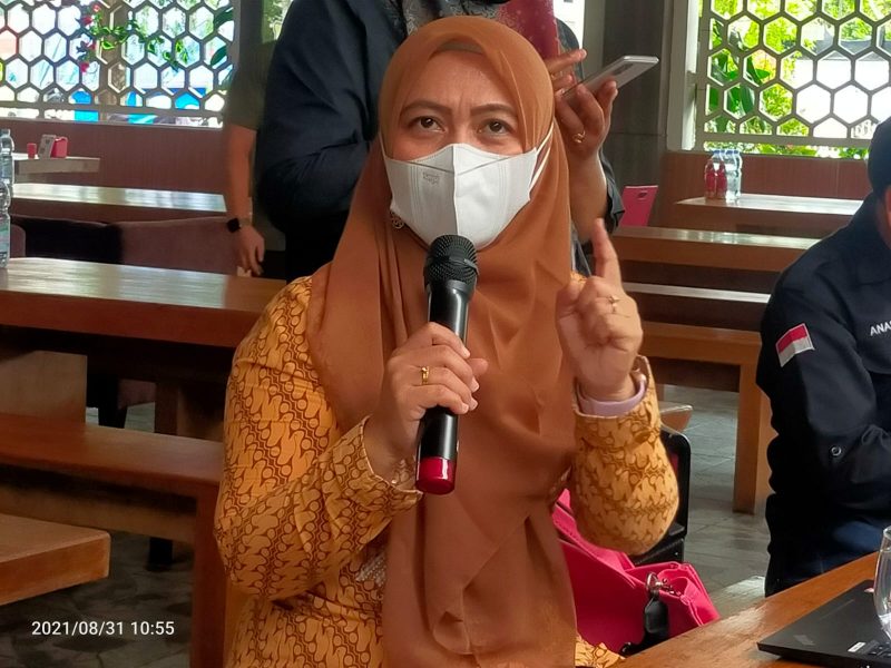 Kabid SDM, Umum Komunikasi Publik kantor cabang BPJS Kesehatan Kota Bukittingggi Haryati